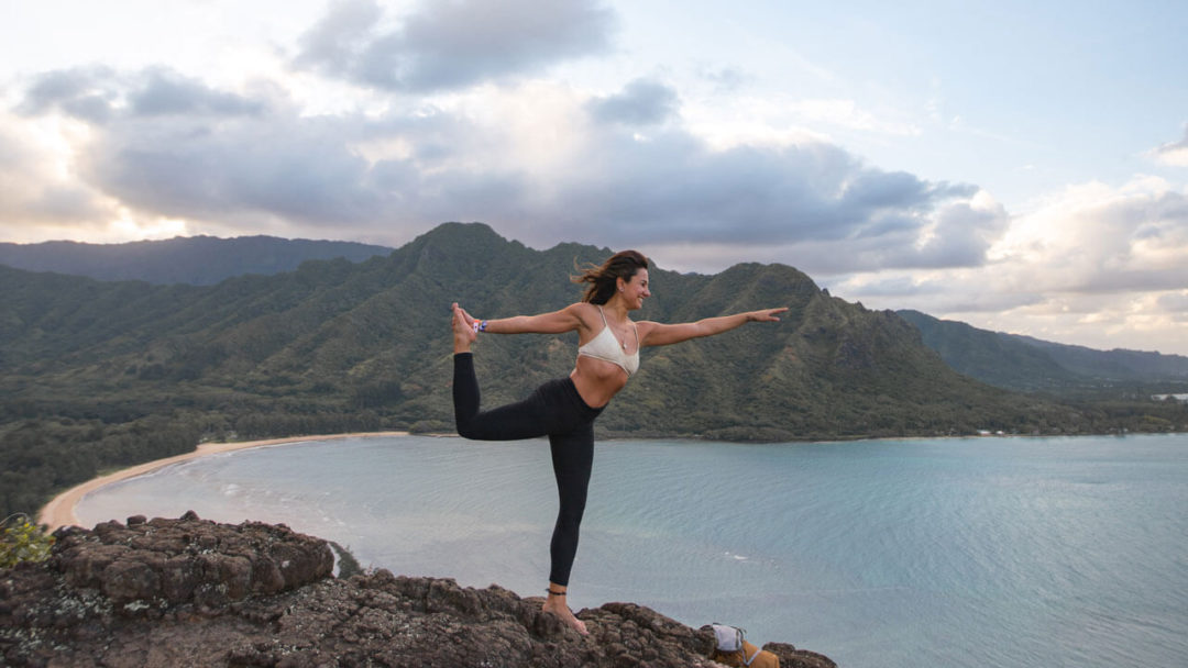 7 Yoga Retreats in Hawaii (Surf, Sand & Soul) Taylor's Tracks